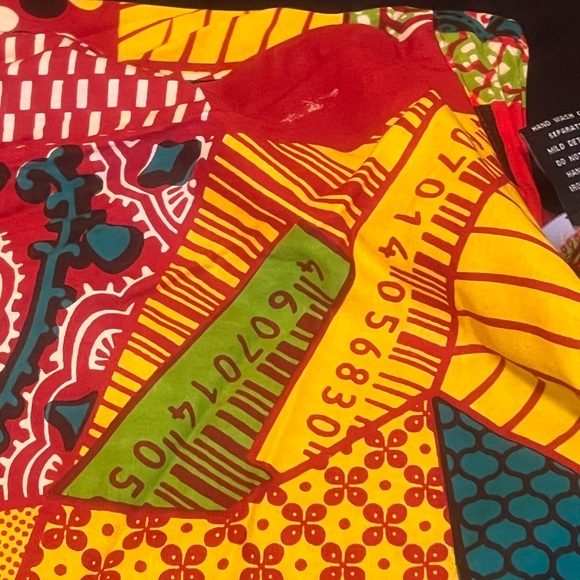 XL D’iyanu mid-length swing skirt. Extra large with zip up in back, fitted waist - Picture 4 of 6